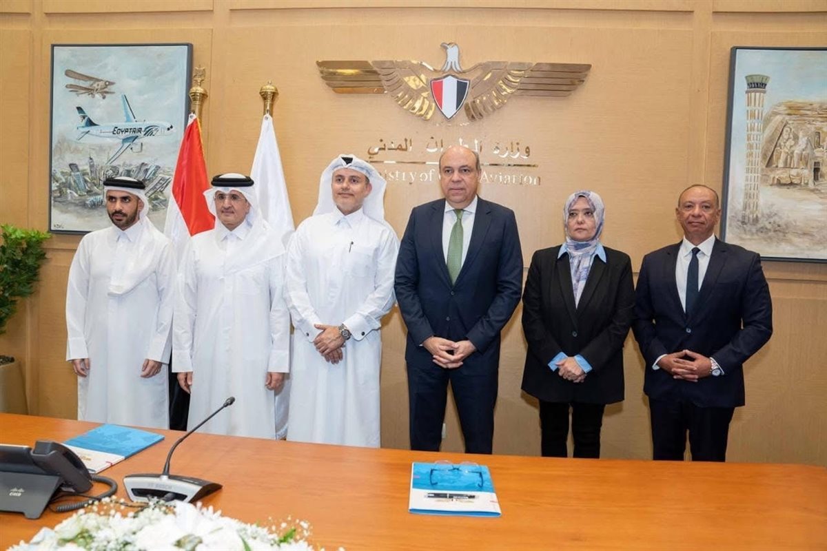 وزير الطيران يرحب بالوفد القطري في العاصمة الإدارية
