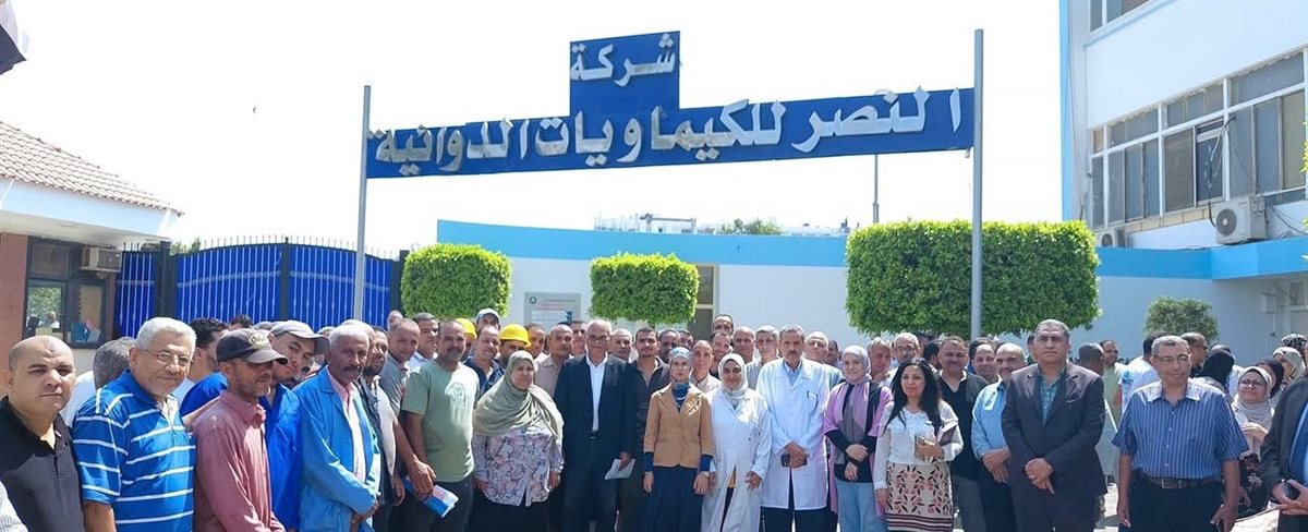 وقفة توعوية للعاملين بشركات قطاع الأعمال لرفع الوعي بالسلامة