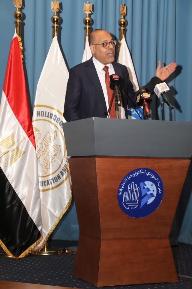 وزير العمل: مدارس السويدي نموذج لتأهيل شباب مصر لسوق العمل