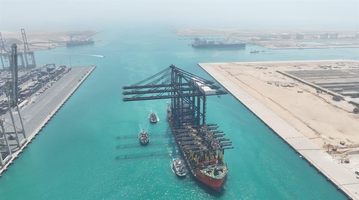وصول ZHEN HUA 36 إلى محطة هاتشيسون بميناء السخنة