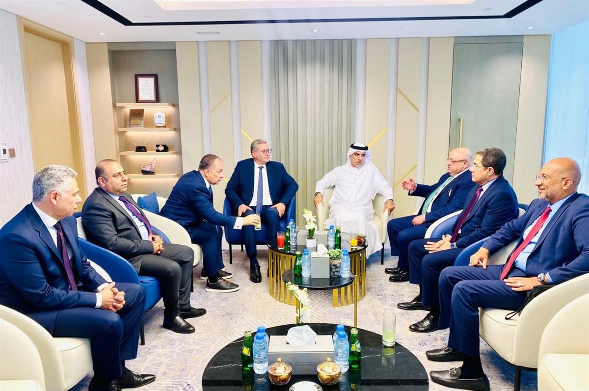 اجتماع وزير البترول مع موانئ أبوظبي
