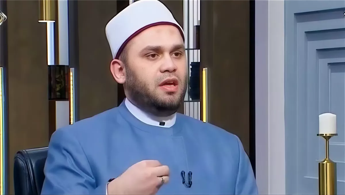 الشيخ محمود الطحان يشيد بنشيد “طلع البدر علينا”
