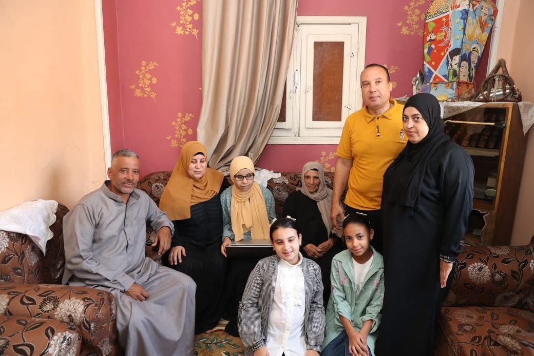 الاتصالات تسلّم الأولى على الثانوية الأزهرية لاب توب خاص للمكفوفين