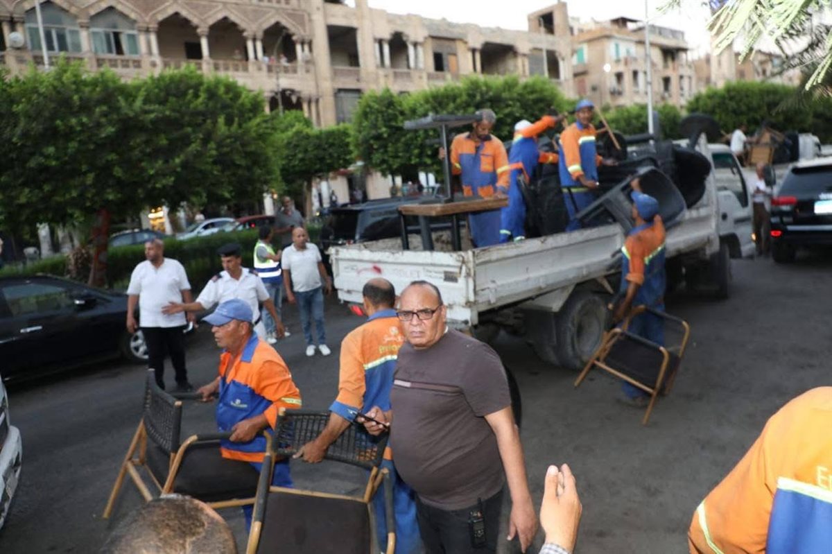 إزالة المقاهي المخالفة وإعادة الانضباط بميدان الإسماعيلية