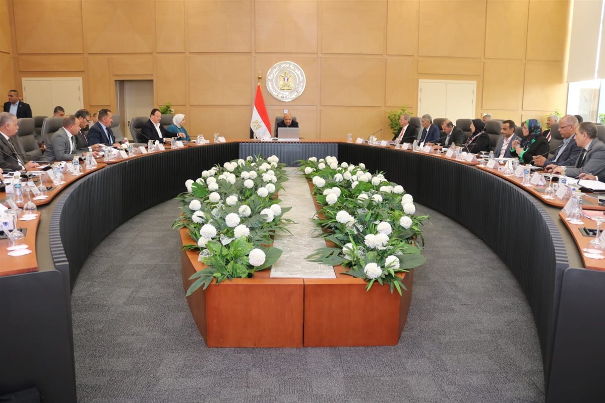 اجتماع وزير الكهرباء بقيادات القطاع لمتابعة تنفيذ خطة تأمين الشبكة القومية