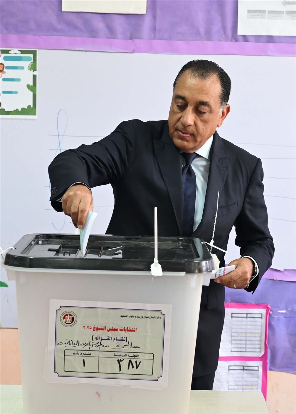 مصطفى مدبولي يدلي بصوته في انتخابات مجلس الشيوخ ٢٠٢٥