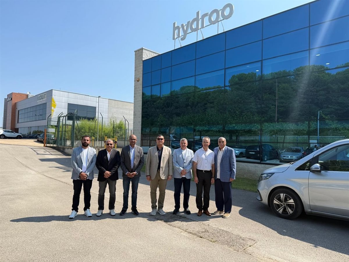 وزير الإسكان يزور مصنع Hydroo بإسبانيا لتوطين صناعة الطلمبات في مصر
