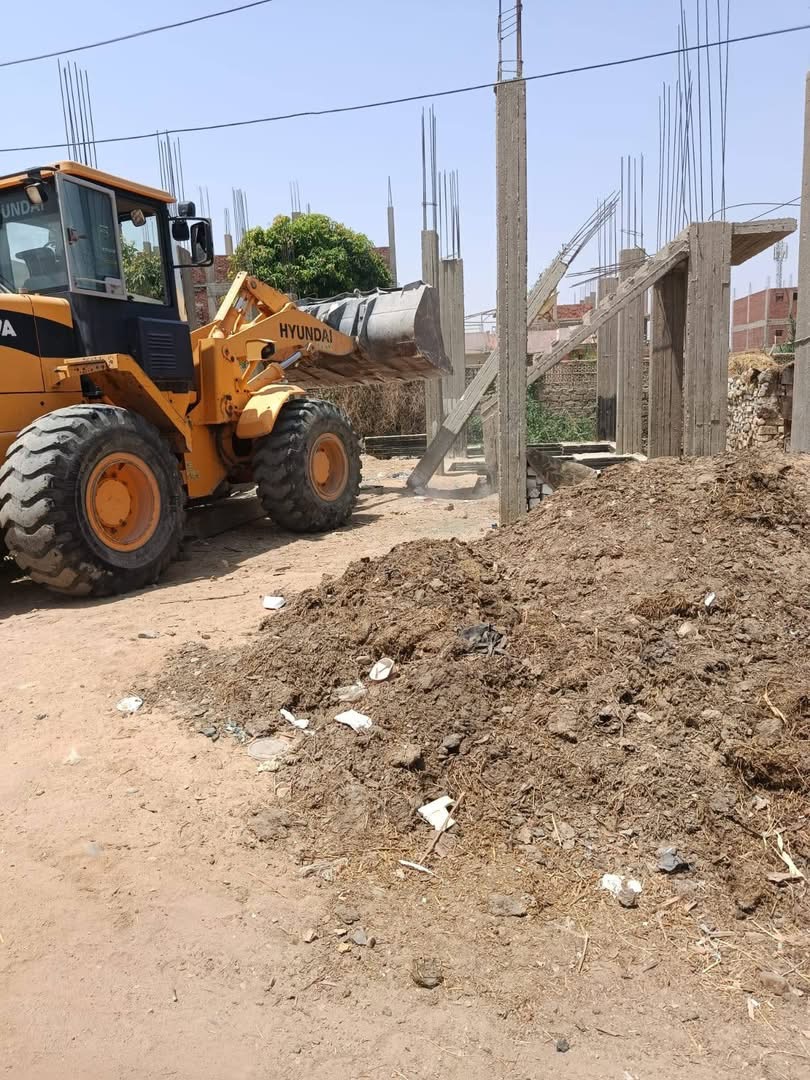 قوات إنفاذ القانون تزيل مخالفات البناء على أملاك الدولة