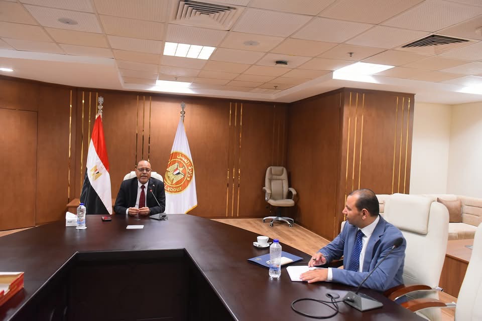 وزير العمل يفتتح ندوة توعوية حول قانون العمل الجديد
