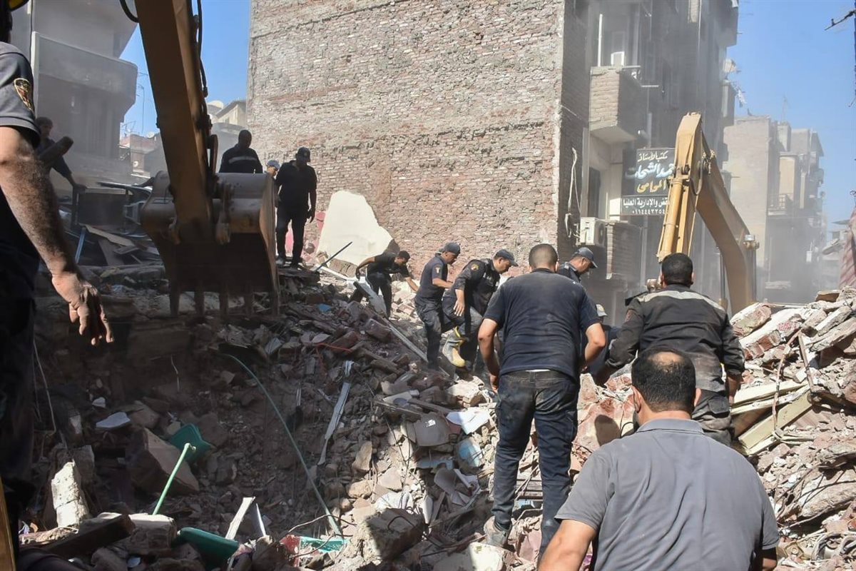 حادث انهيار عقار قديم في مدينة الزقازيق