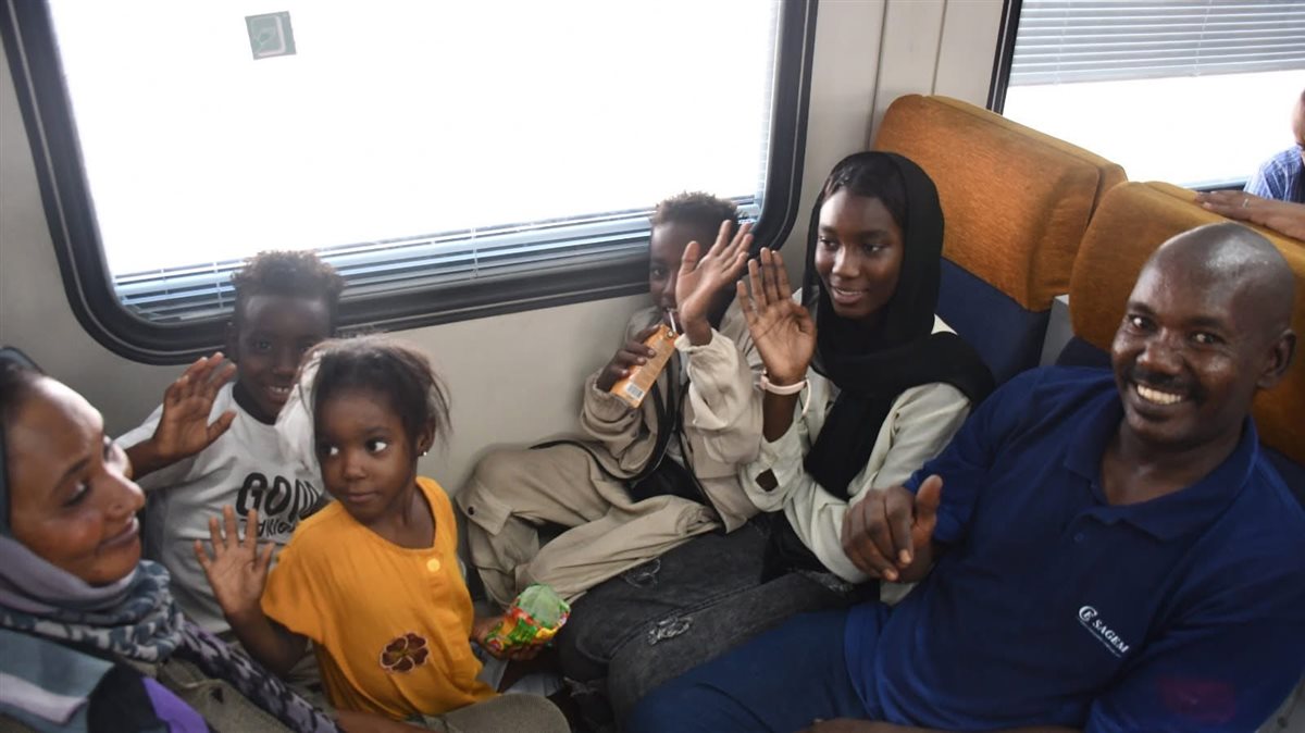القطار السابع ينطلق من القاهرة لعودة السودانيين بأمان