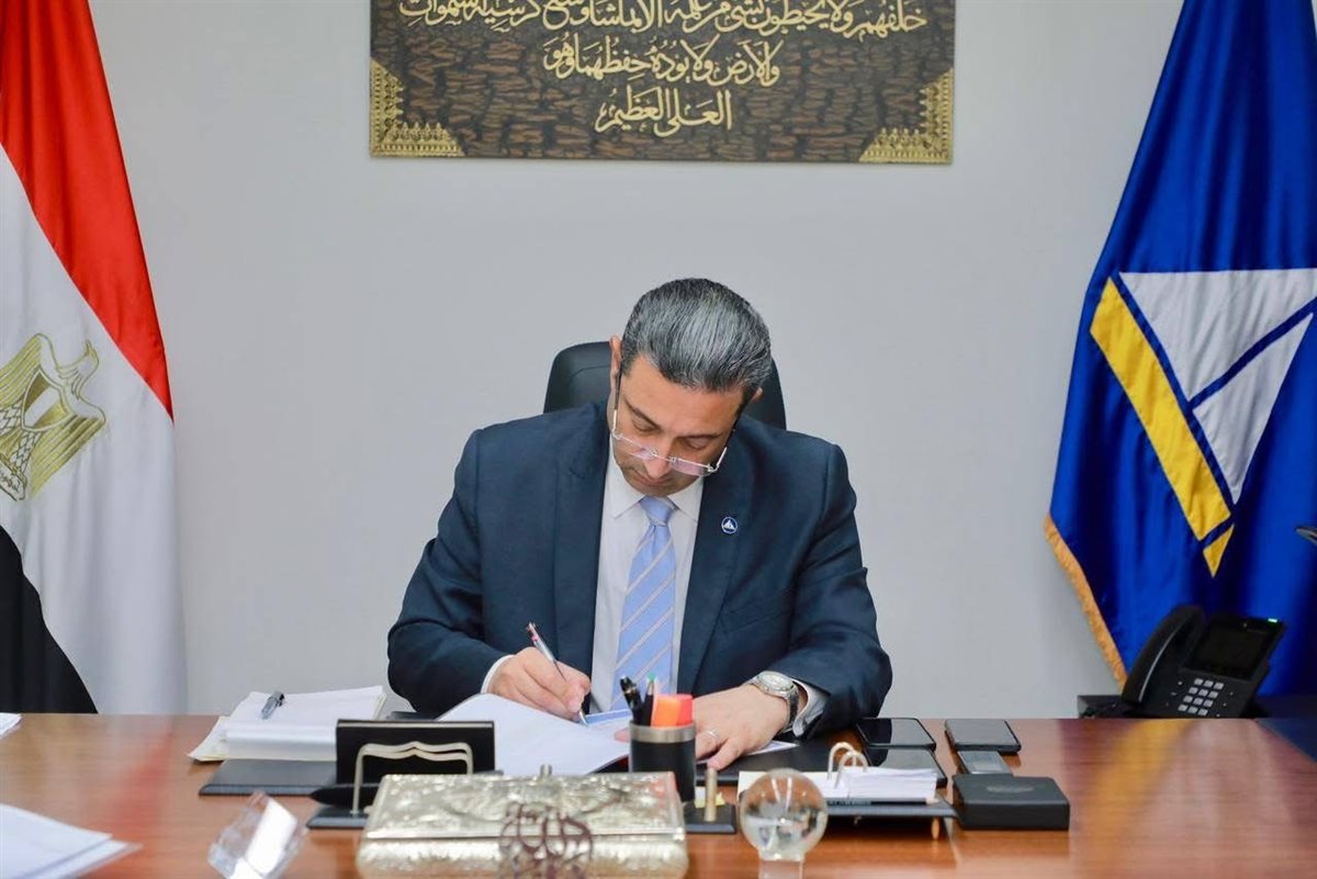 محافظ دمياط يعتمد نتيجة الشهادة الإعدادية بنسبة نجاح مرتفعة