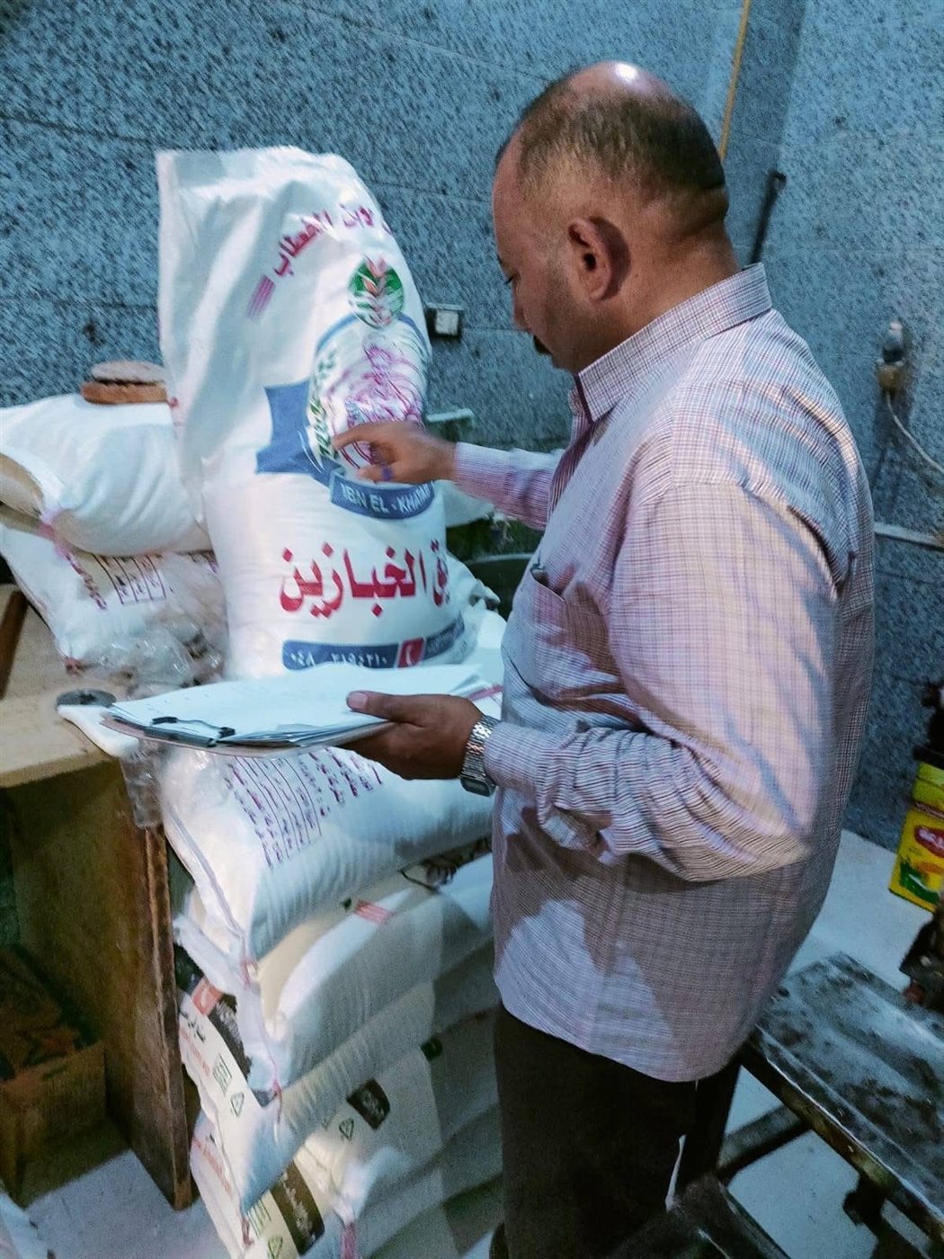 حماية المستهلك تتابع شكاوى المواطنين لضبط الأسواق التموينية