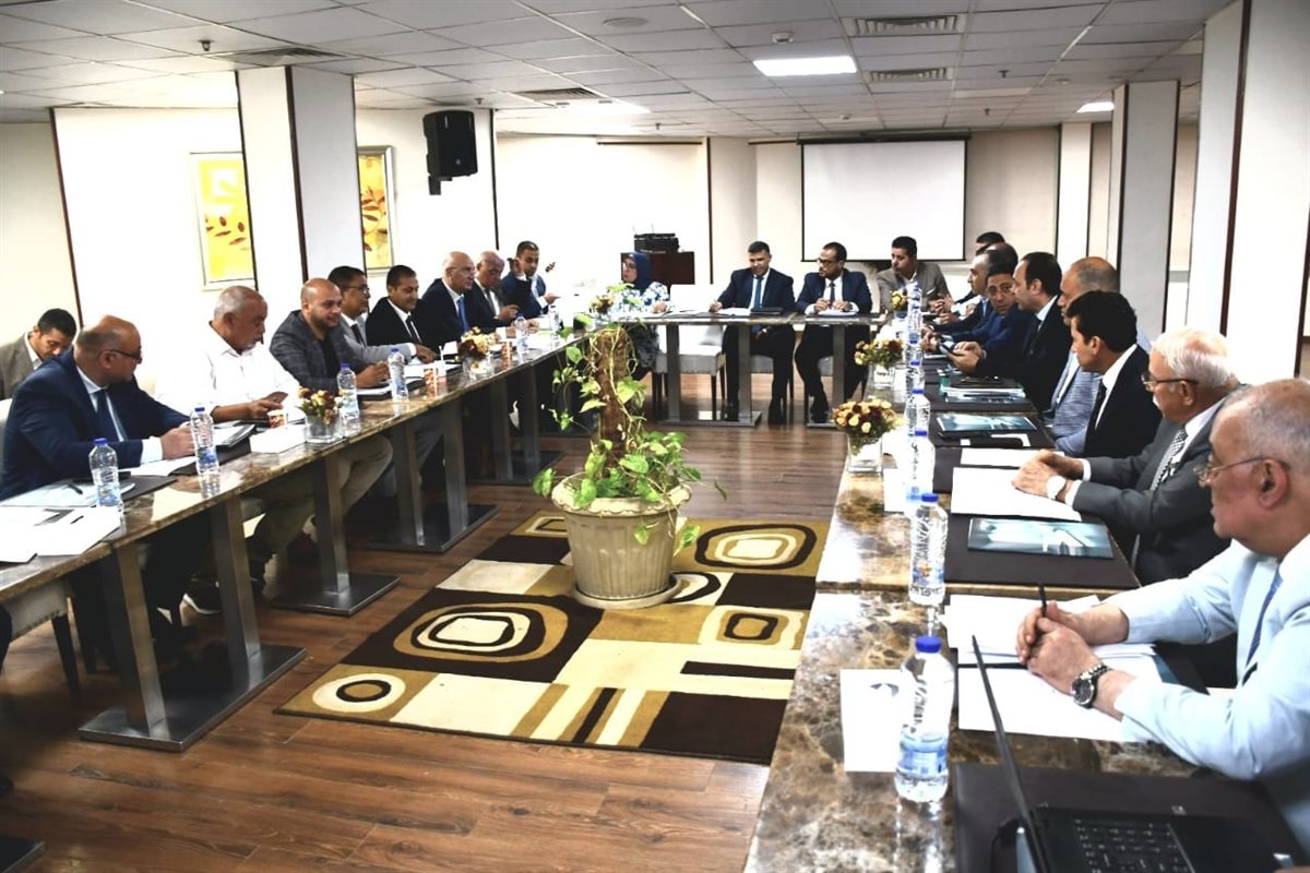 وزير الرياضة يعقد اجتماعًا مع مسئولي الشؤون القانونية بالأندية