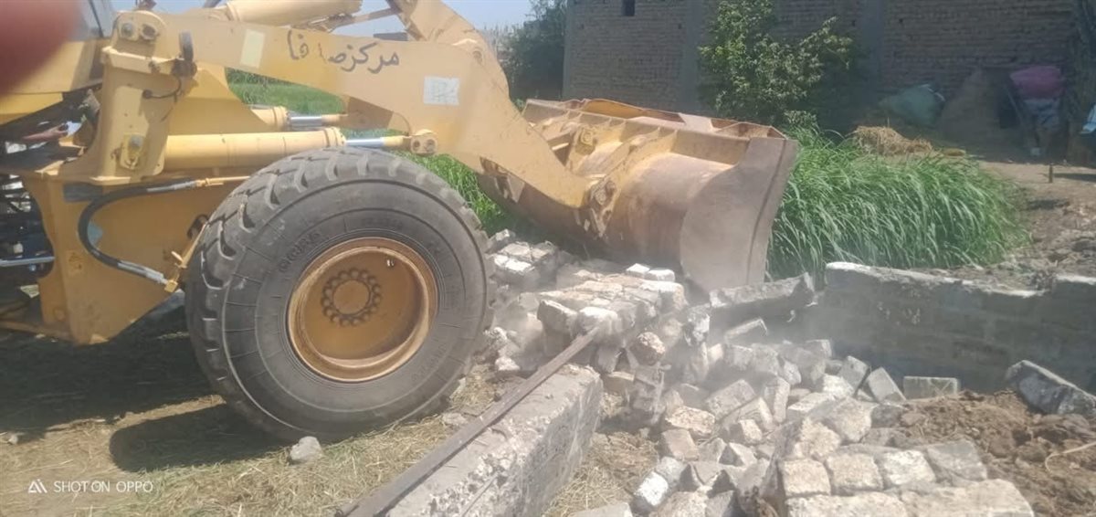 إزالة التعديات على الأراضي الزراعية وأملاك الدولة بأسيوط