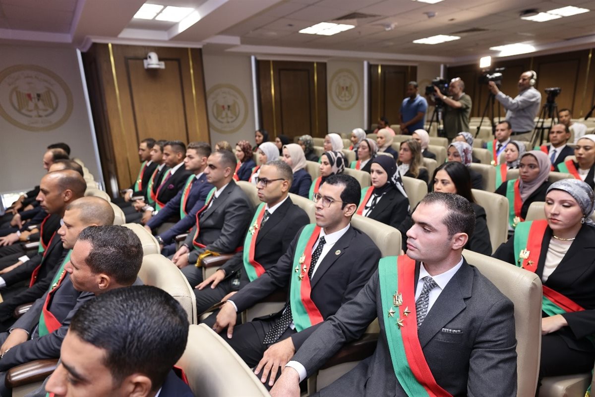 دفعات ٢٠١٥ حتى ٢٠١٨ يؤدون اليمين القانونية
