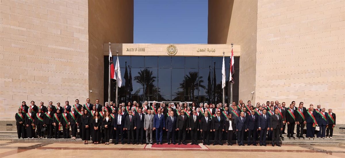 دفعات ٢٠١٥ حتى ٢٠١٨ يؤدون اليمين القانونية