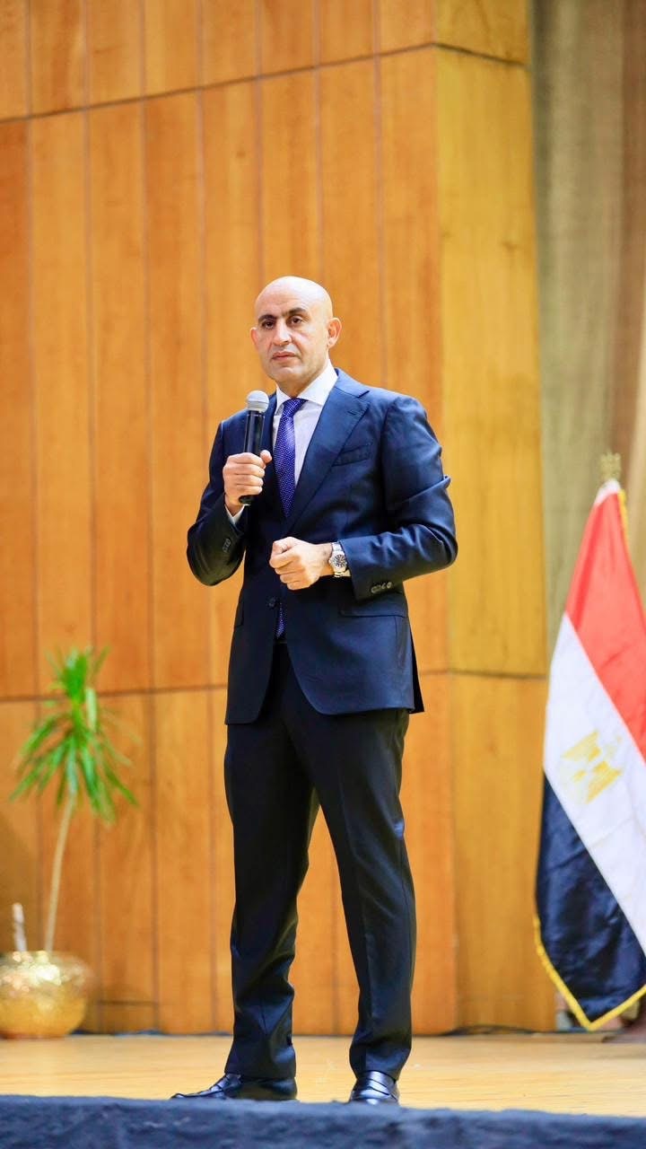 وزير التعليم يؤكد أن نظام البكالوريا المصرية يعادل الثانوية العامة