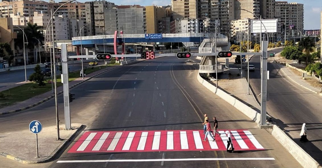 بدء تشغيل إشارة جديدة أعلى محور المحمودية بالإسكندرية