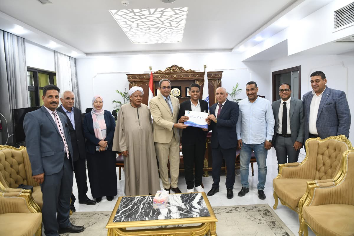 تعيين خريجي مدرسة مياه الشرب والصرف الصحي في قنا