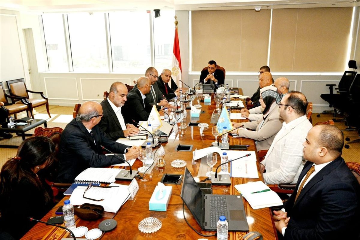 متابعة تنفيذ مشروعات المدن الجديدة بين وزارة الإسكان وأوراسكوم