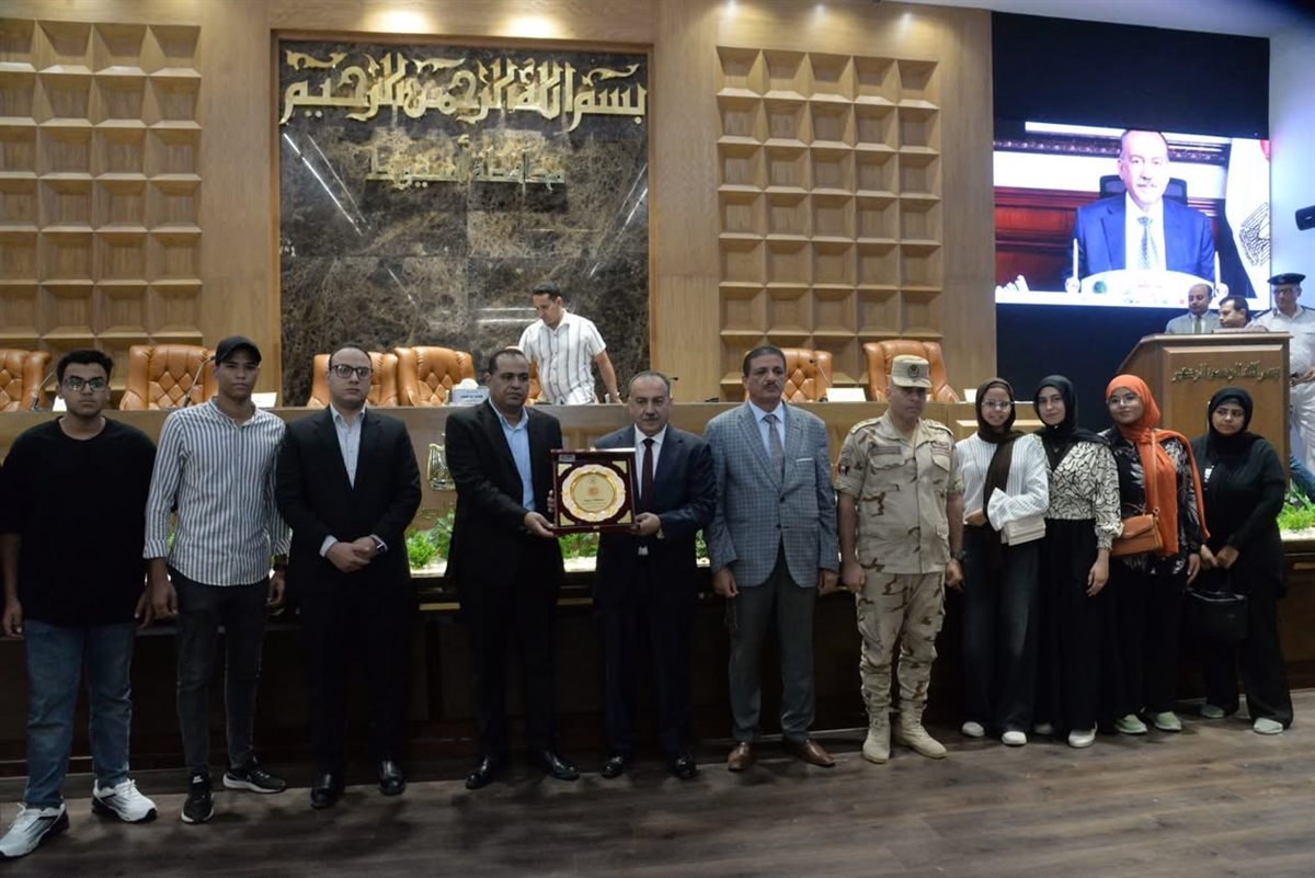 إطلاق اسم المهندسة الراحلة فاطمة عبدالحليم على قاعة المؤتمرات الكبرى