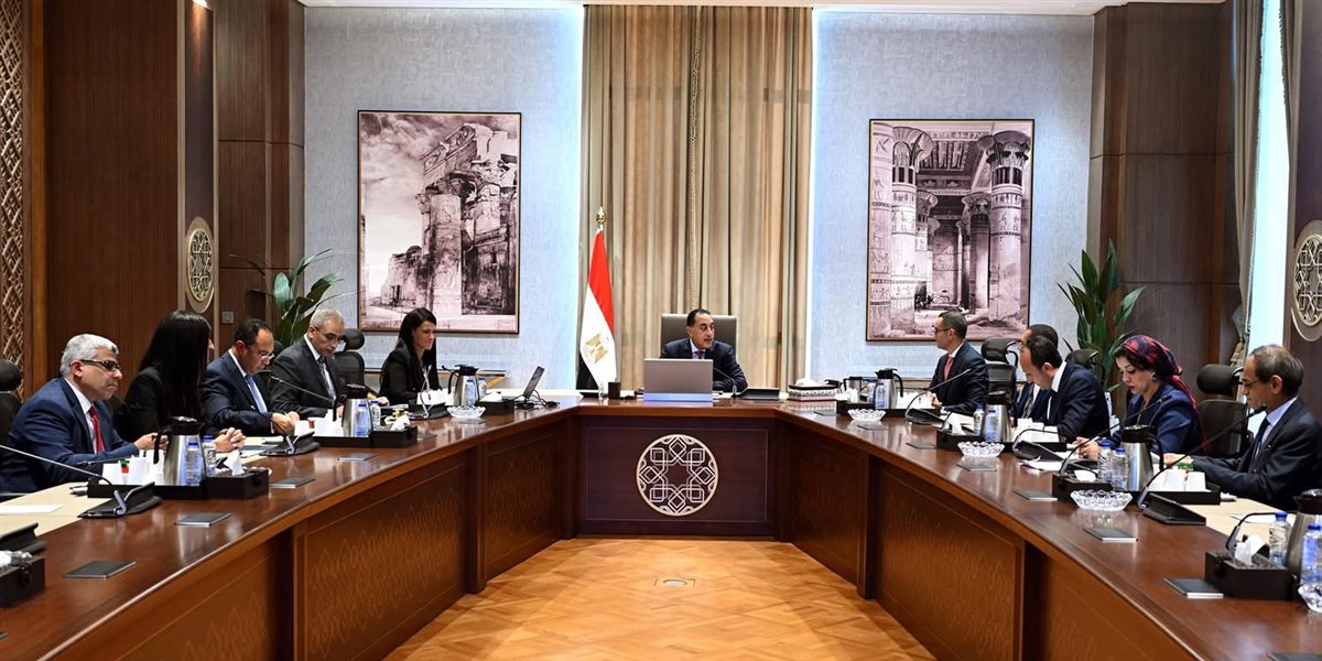 رئيس الوزراء يتابع جهود استغلال المقرات الحكومية المُخلاة
