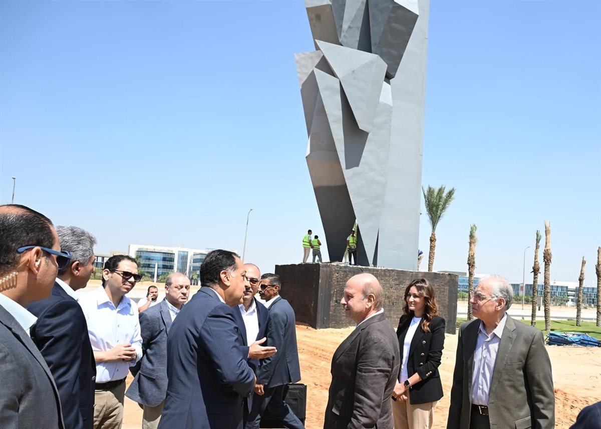 مدبولي يتابع أعمال التطوير حول المتحف المصري الكبير