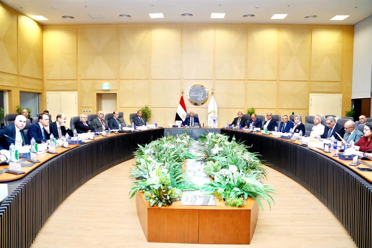 الشركة القابضة لمشروعات الطرق والكباري تستعرض إنجازاتها