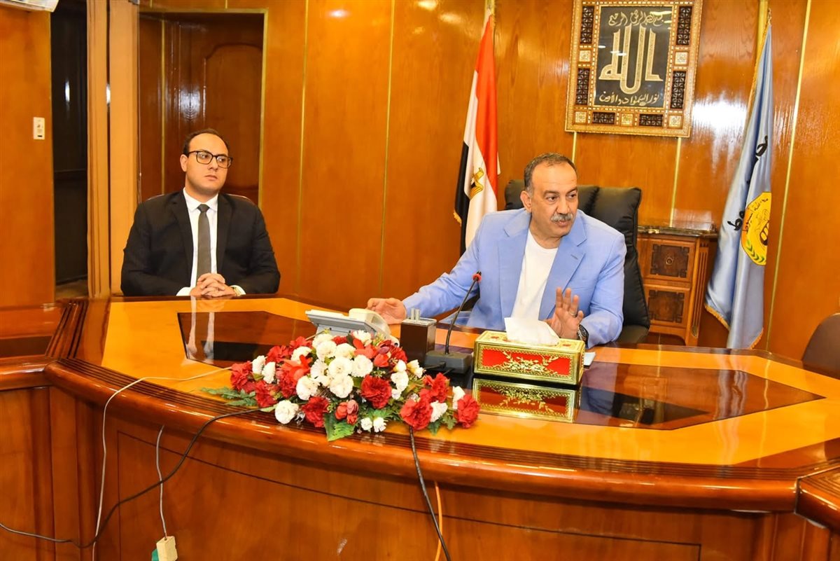 محافظ أسيوط: إطلاق مشروعات إنتاجية لدعم خريجي الطب البيطري