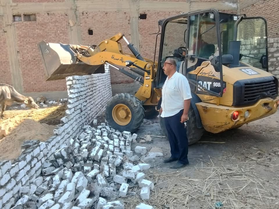محافظ أسيوط يعلن إزالة 42 حالة تعدي على الأراضي الزراعية