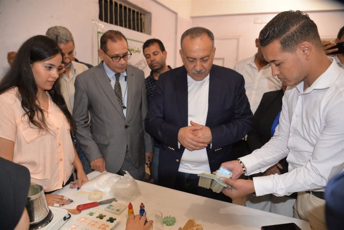 محافظ أسيوط يطلق مبادرة كنوز يدوية لدعم الحرف اليدوية