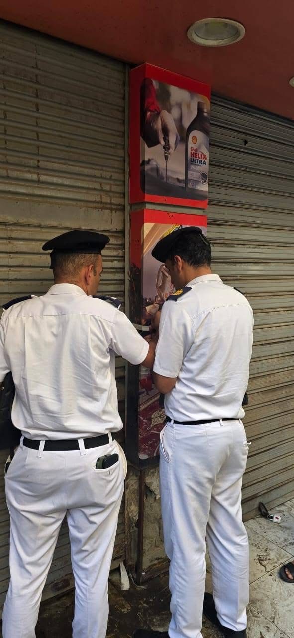 حملات الجيزة تغلق مقاهي مخالفة استجابة لشكاوى المواطنين