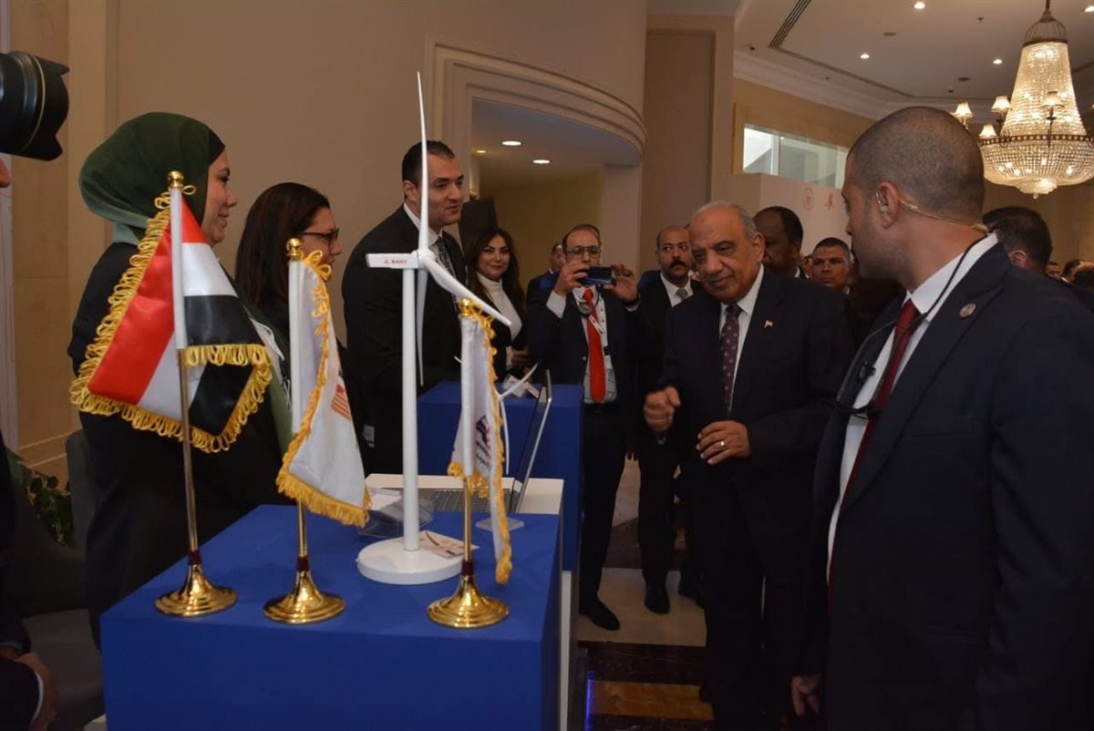 وزير الكهرباء يفتتح معرض صناعة المهمات الكهربائية