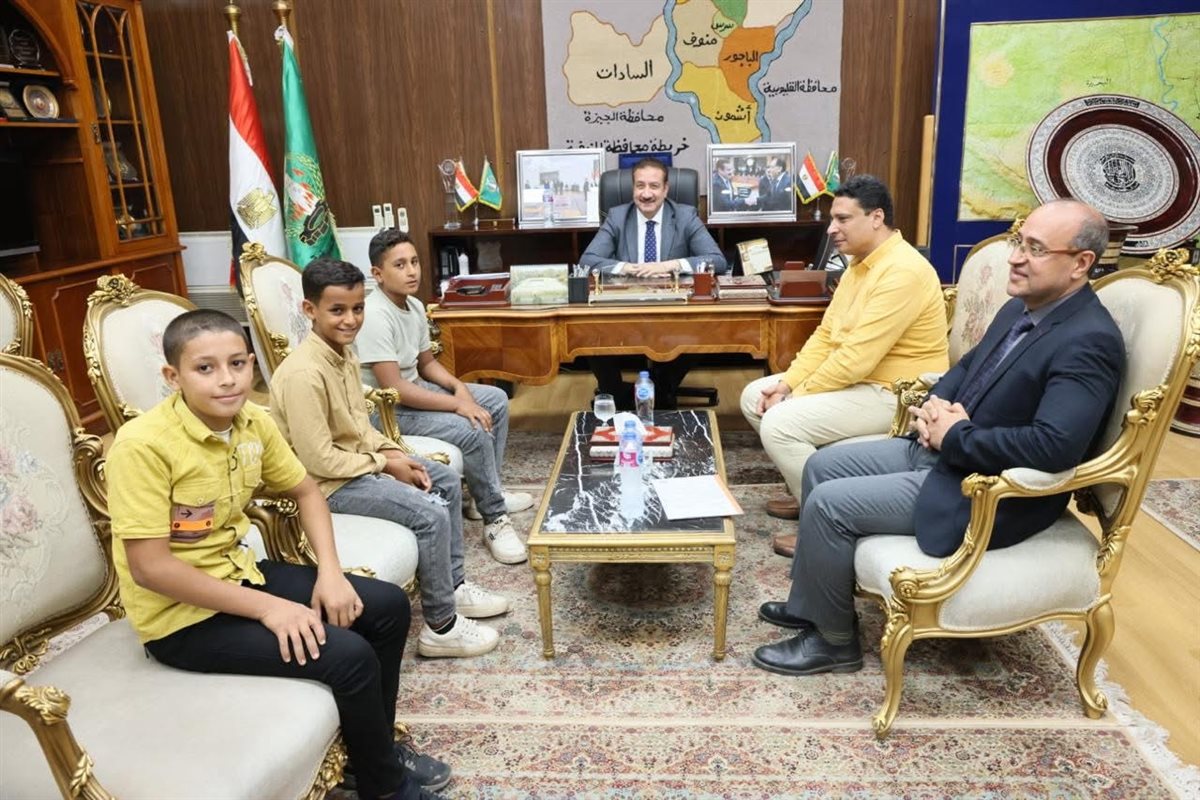 محافظ المنوفية يكرم الطلاب في مدرسة ساقية أبو شعرة الابتدائية بمدينة أشمون