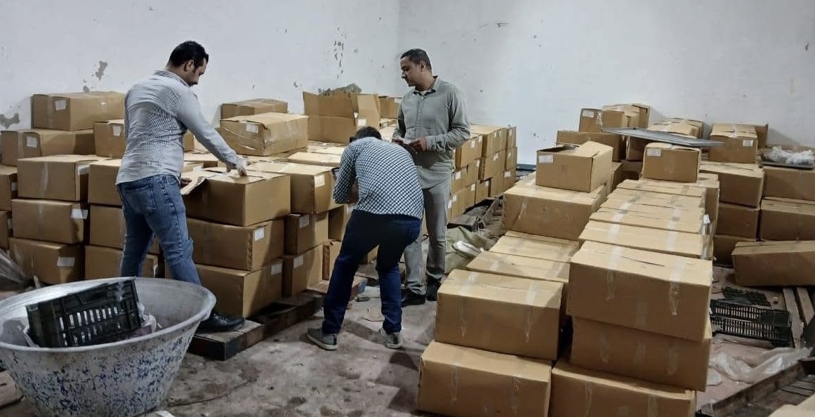 ضبط كميات كبيرة من الأسماك والجمبري والسبيط منتهية الصلاحية بالإسكندرية