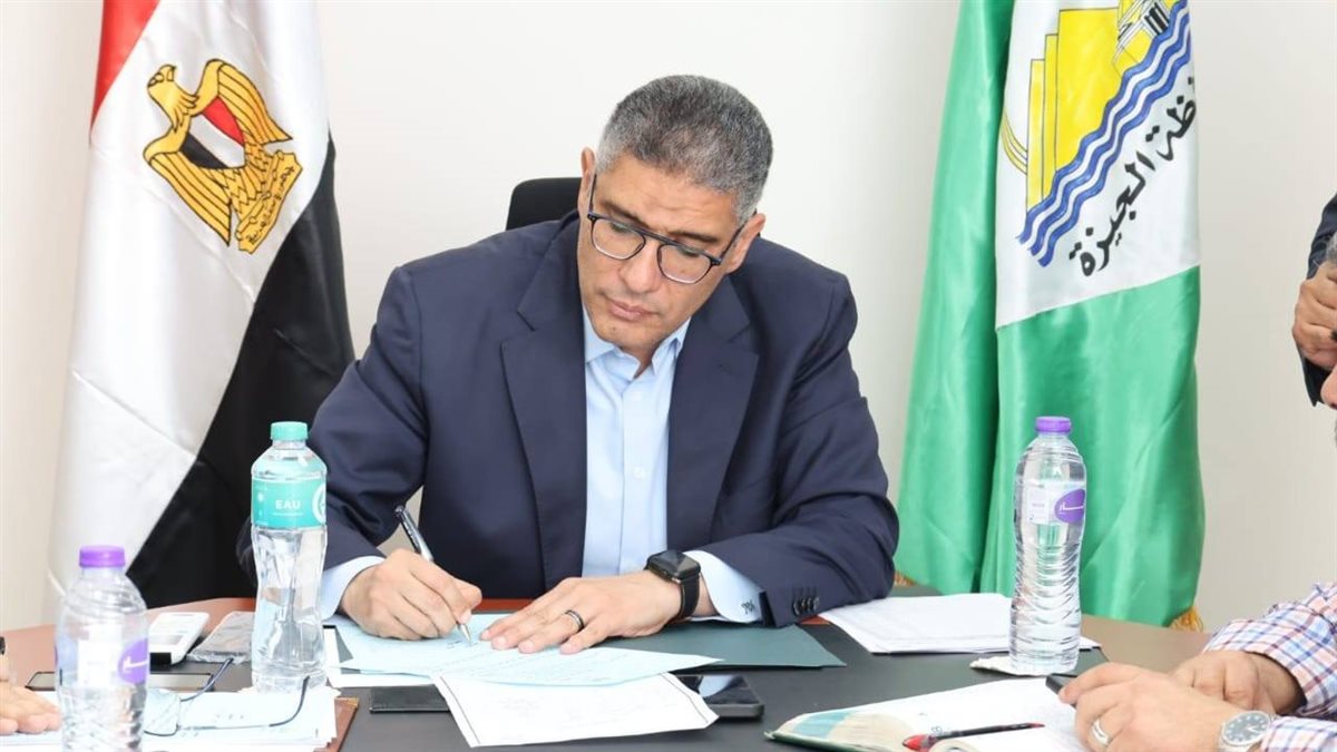محافظ الجيزة يوجه بتسريع المشروعات القومية والارتقاء بمنظومة النظافة
