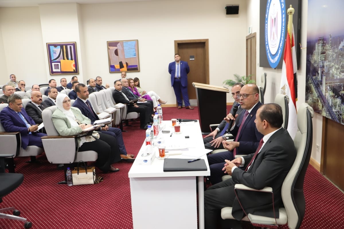 مناقشات موسعة حول سريان القانون على شركات البترول