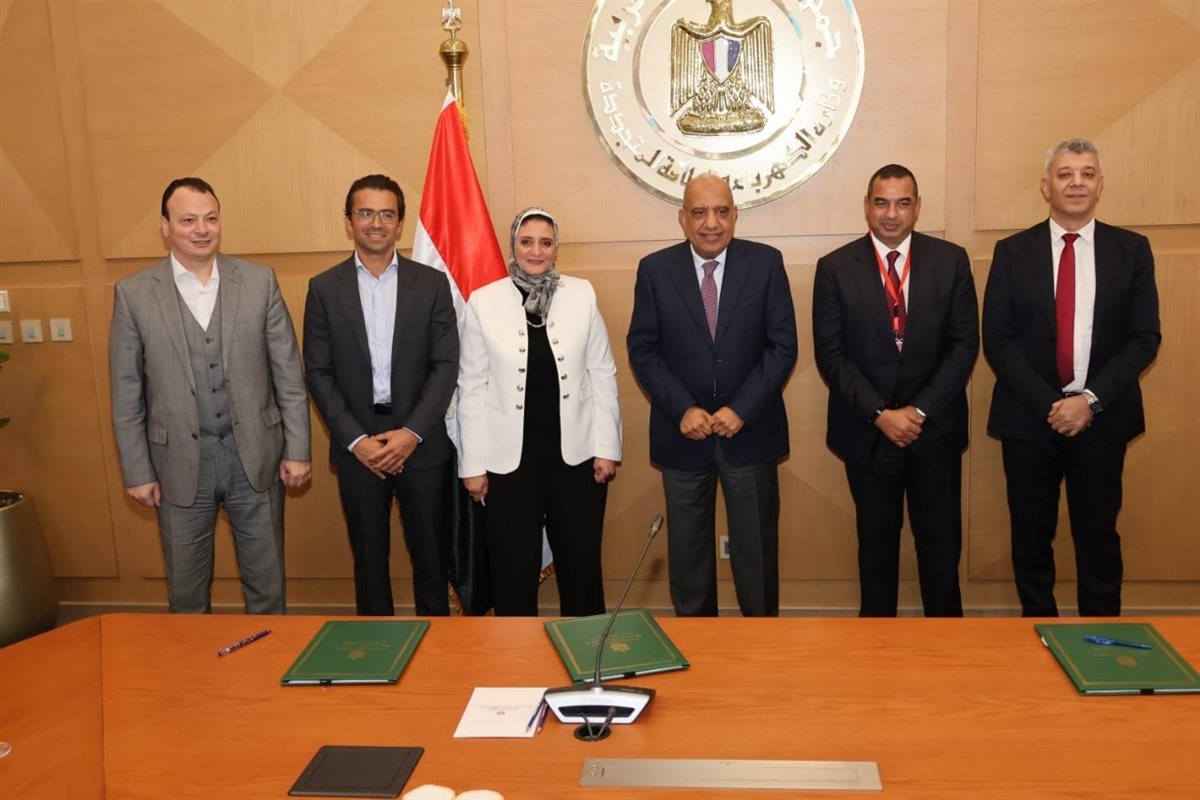 توقيع اتفاقيات لتنفيذ مشروعين للطاقة الشمسية