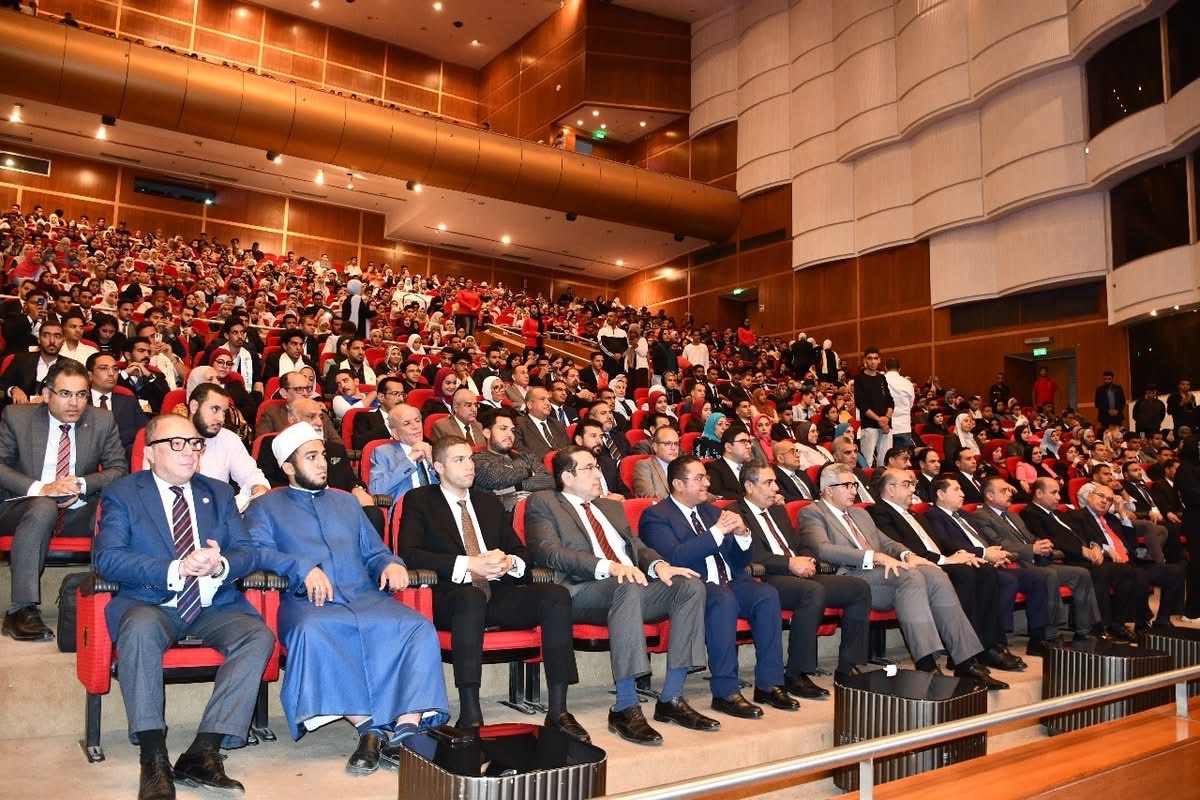 ندوة “صحح مفاهيمك” بجامعة حلوان بمشاركة الوزراء