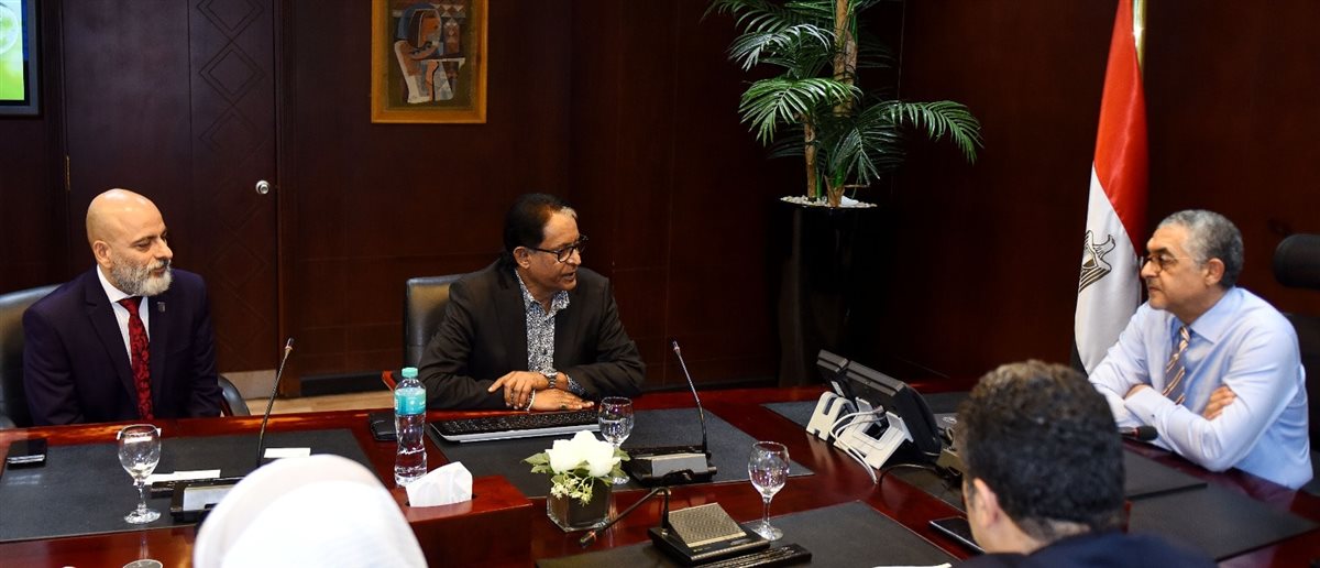 المصنع يعتمد على الطاقة المتجددة لتقليل الانبعاثات وتحسين كفاءة الإنتاج