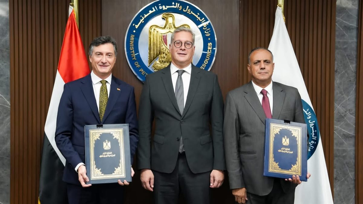 مصر تمد التزامها مع إيني الإيطالية في خليج السويس ودلتا النيل