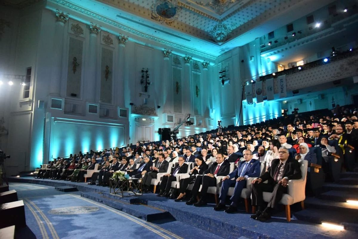وزير الصحة يكرم أوائل خريجي البورد المصري دفعة 2024