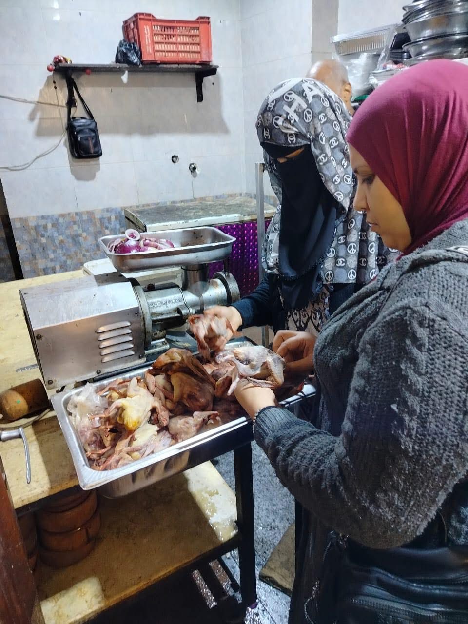 مضبوطات غذائية فاسدة تكشف مخالفات واسعة