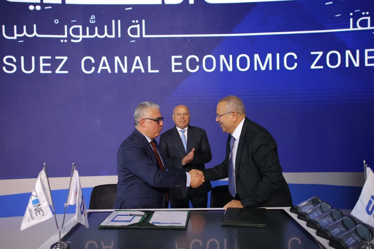 توقيع اتفاق محطة لوجستية بميناء السخنة مع سكاي بورتس