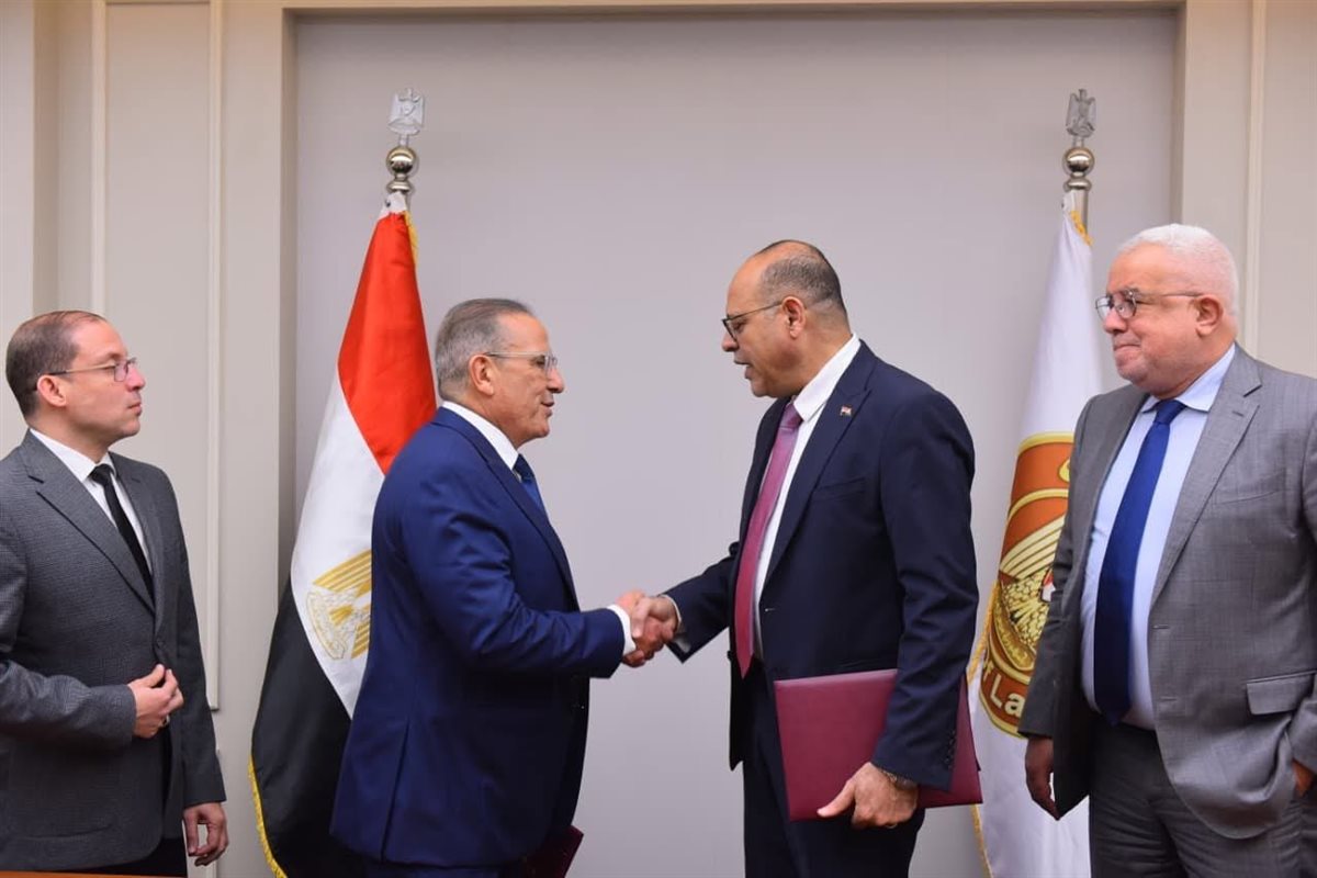 بروتوكول تعاون لتنظيم تصاريح عمل الأجانب بالمنشآت السياحية