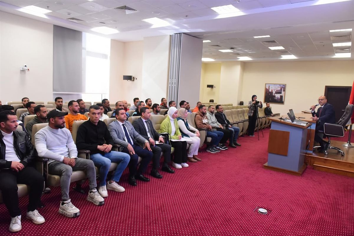تسليم عقود تشغيل جديدة لشباب مصري للعمل بالإمارات