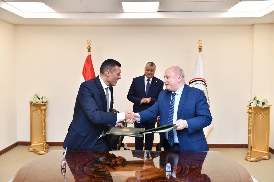 تعاون دفاعي جديد داخل معرض EDEX