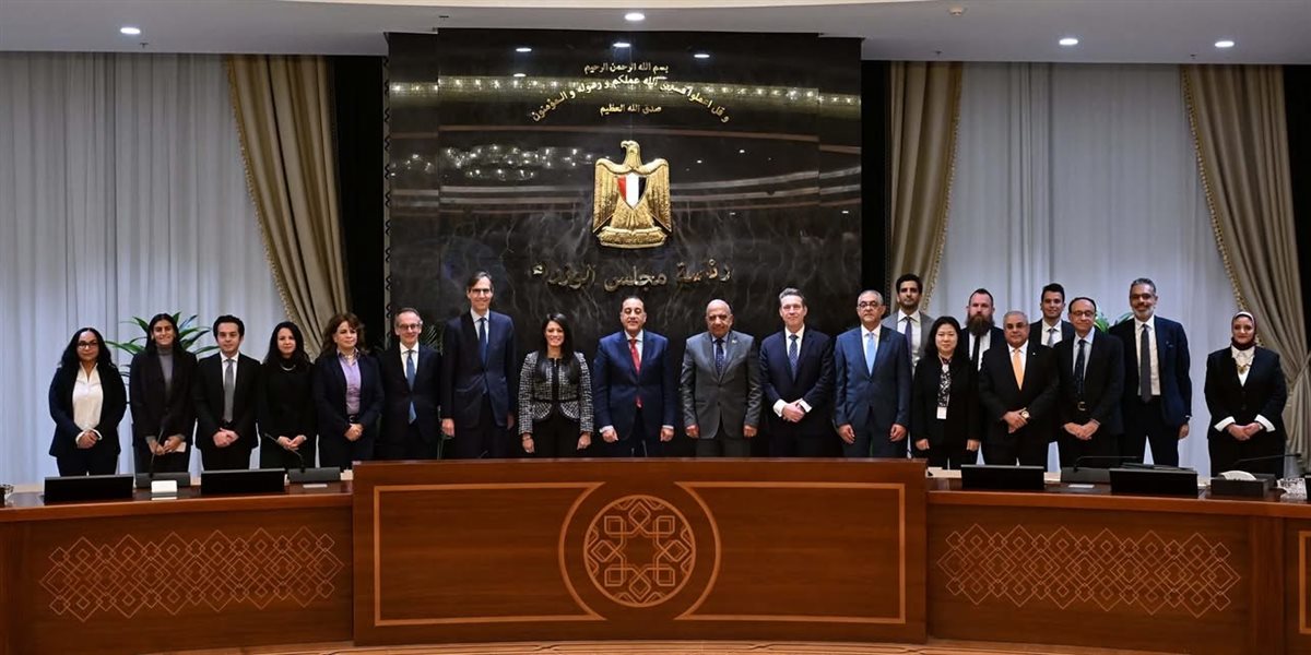 مصر والبنك الأوروبي يوقعان اتفاقيات لتعزيز الاستثمار
