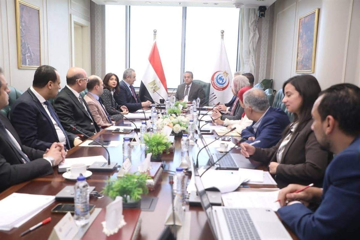 وزير الصحة يترأس اجتماع مجلس إدارة المستشفيات التعليمية